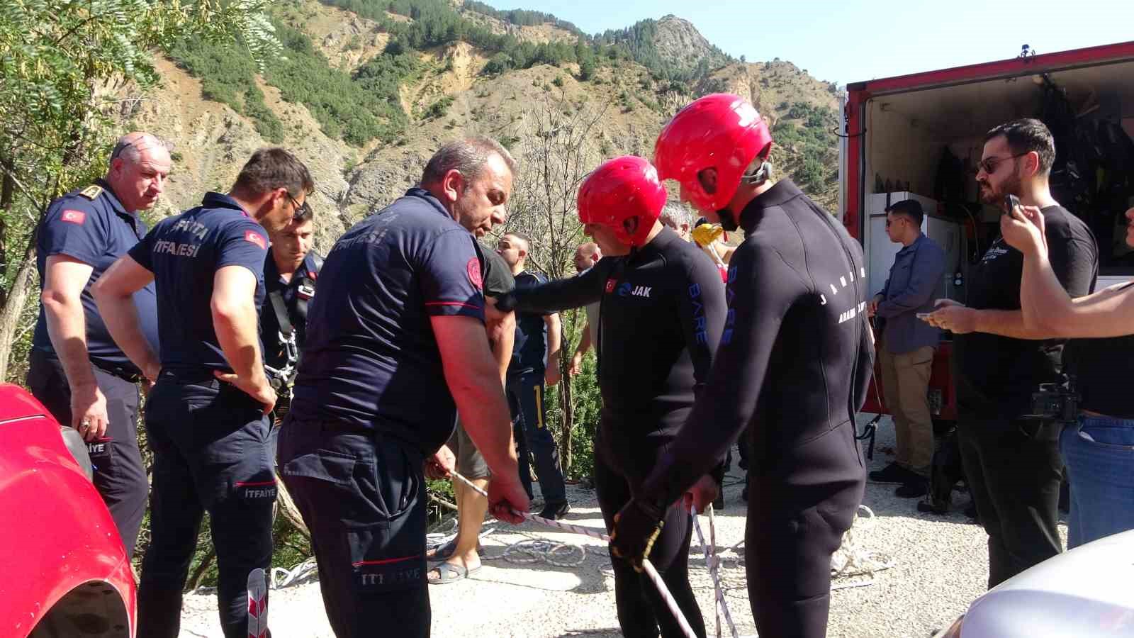 Barajda boğulmaktan son anda kurtarılan çocuk hastanede hayatını kaybetti
