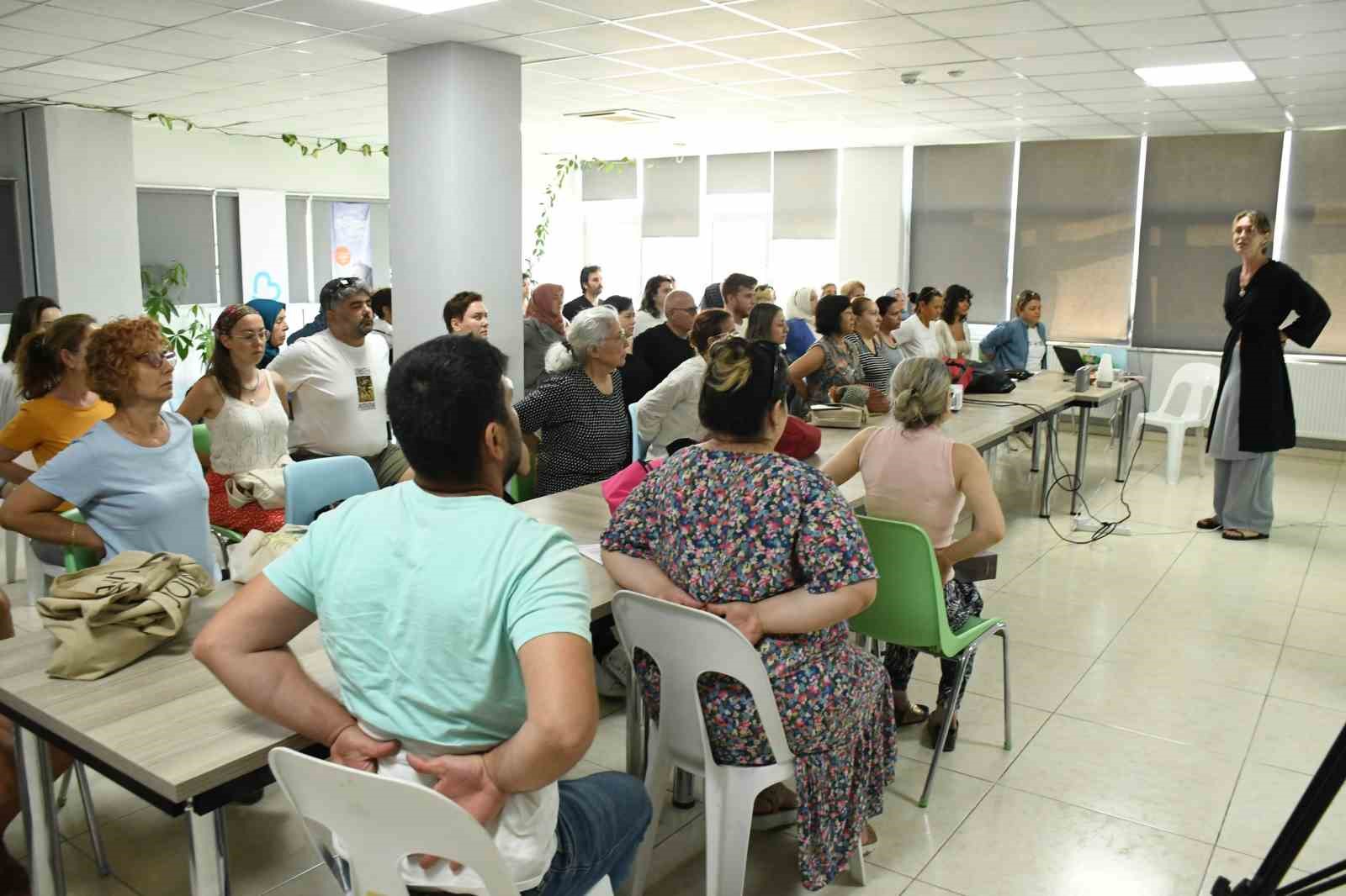 Aromatik yağlar ile nefes tekniklerini öğrendiler
