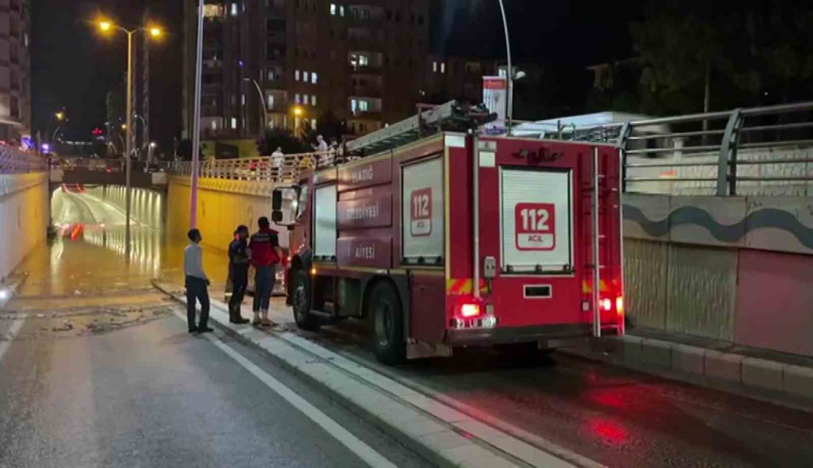 Elazığ’da sağanak yağışta alt geçit suyla doldu, facianın eşiğinden dönüldü
