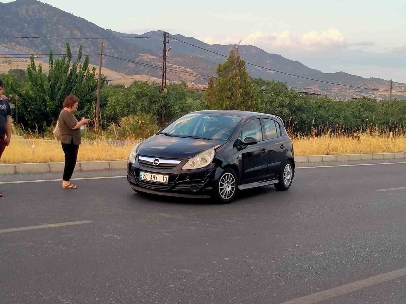 Aydın’da otomobil tarlaya uçtu: 2 yaralı
