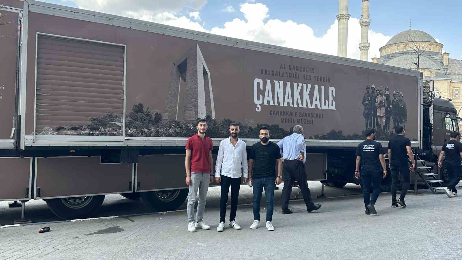 Çanakkale’ye gidemeyenler için Çanakkale ayağına getirildi
