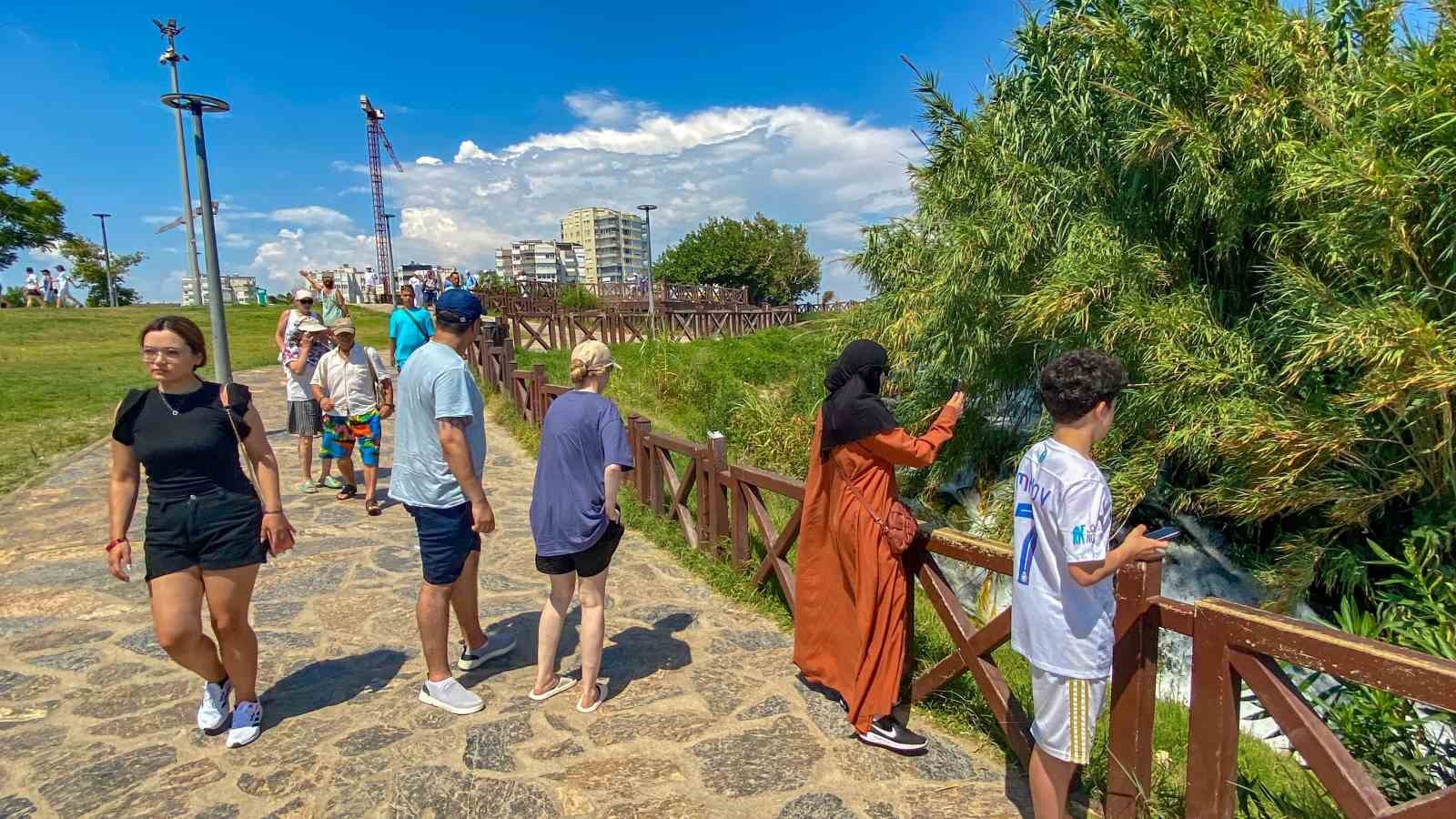 Antalya’da turistlerin ilk durağı Düden Şelalesi
