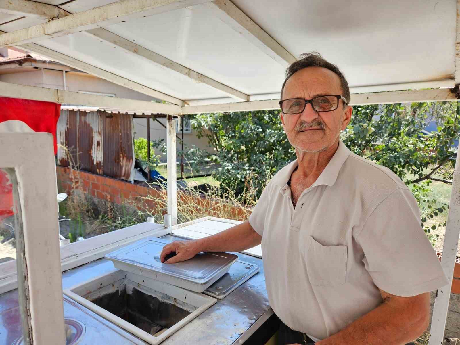 Dededen toruna üç kuşak dondurmacı
