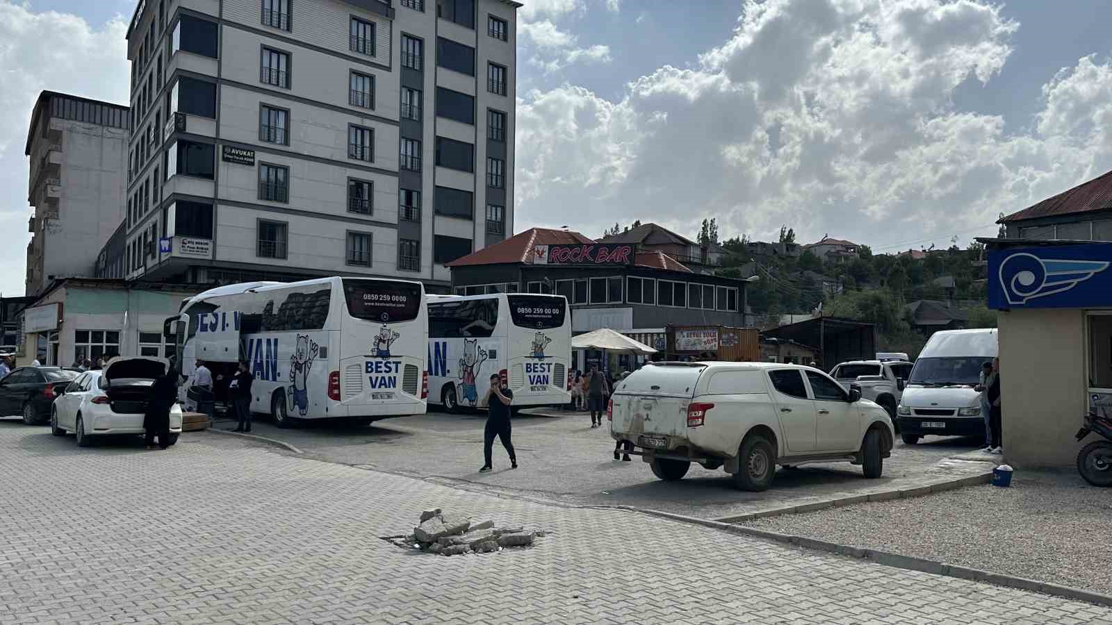 Yüksekovalı vatandaşlardan yeni otogar çağrısı
