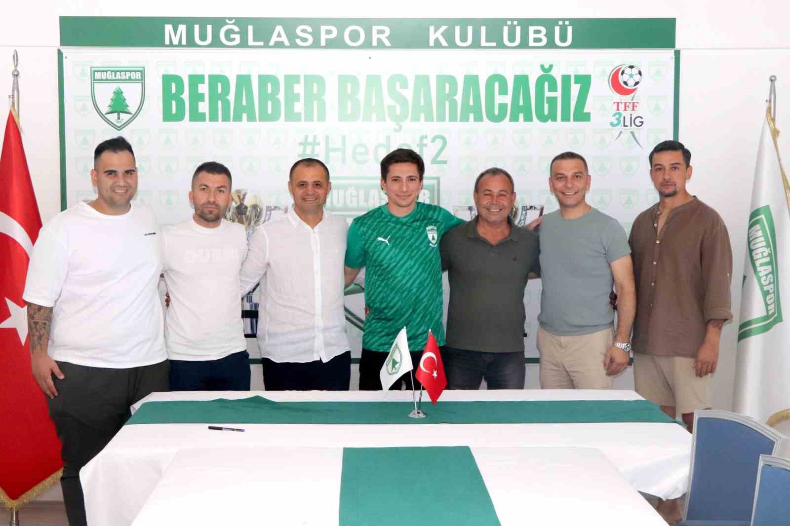 Muğlaspor’dan orta saha hamlesi
