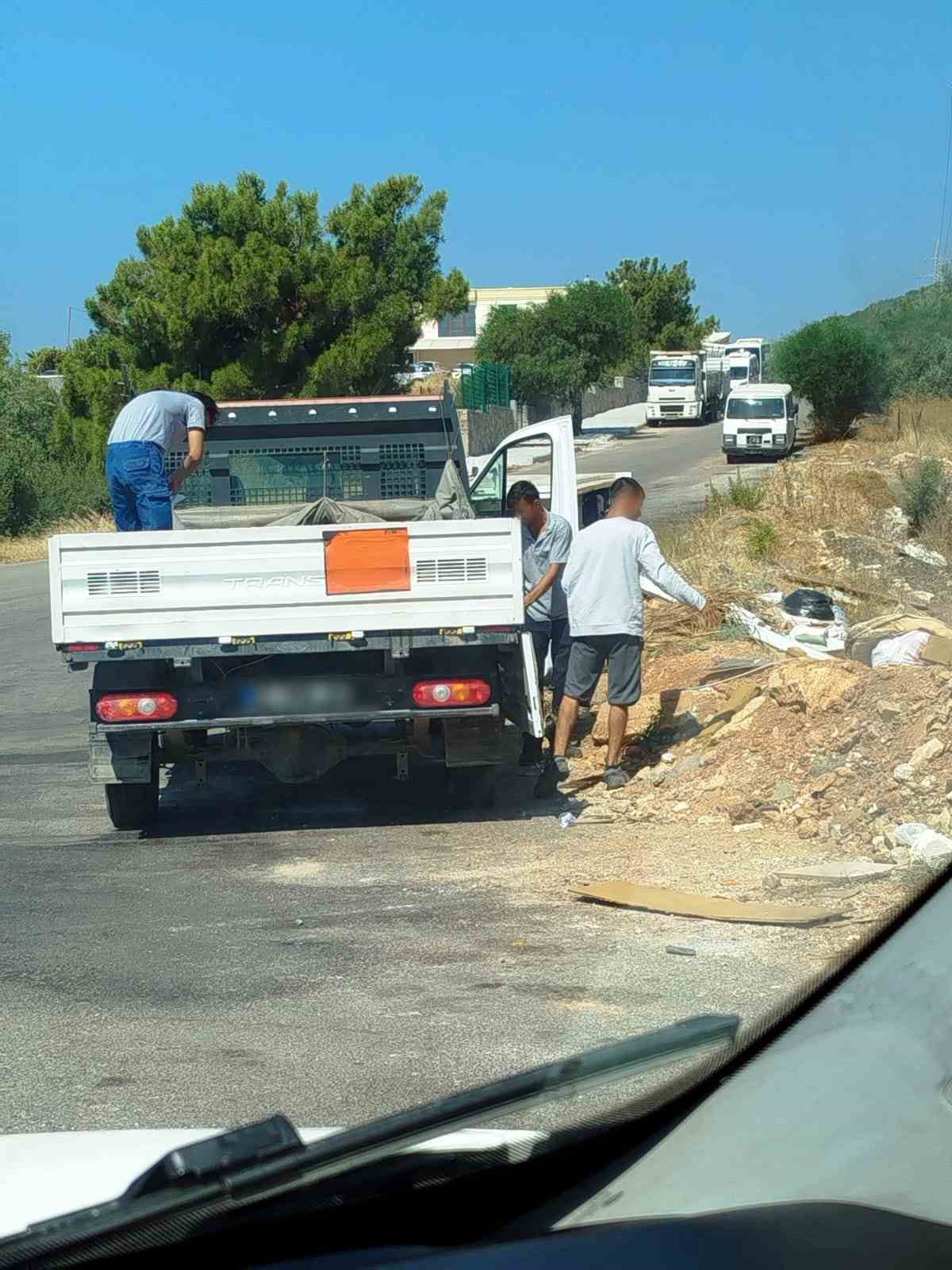 Önce attılar, sonra geri topladılar
