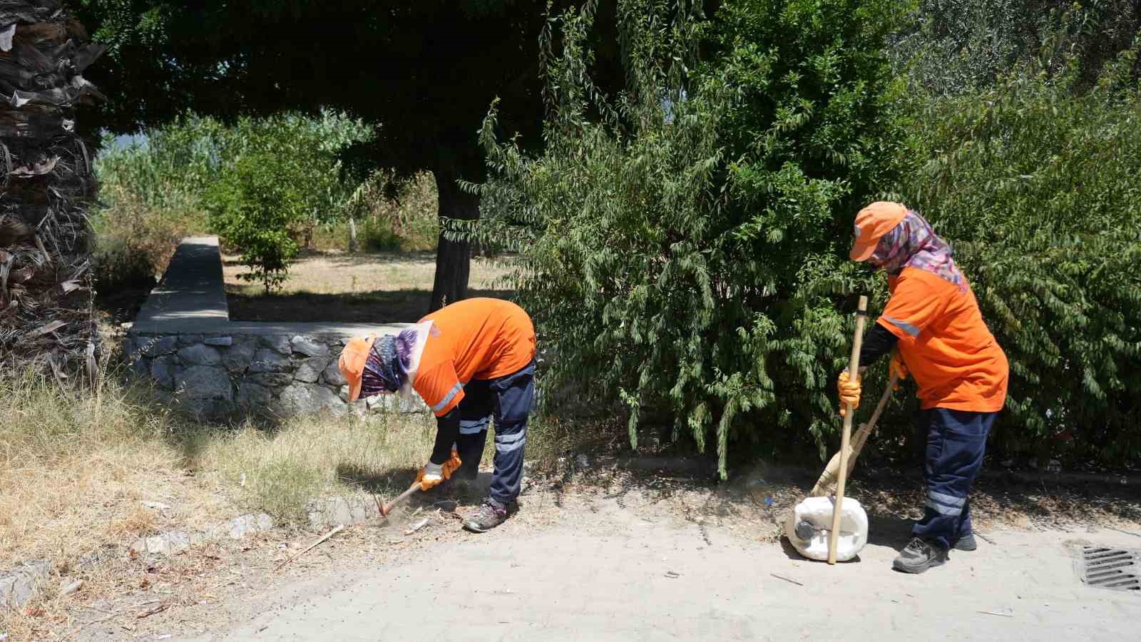 Milas Belediyesi ekipleri temizlik çalışmalarına devam ediyor
