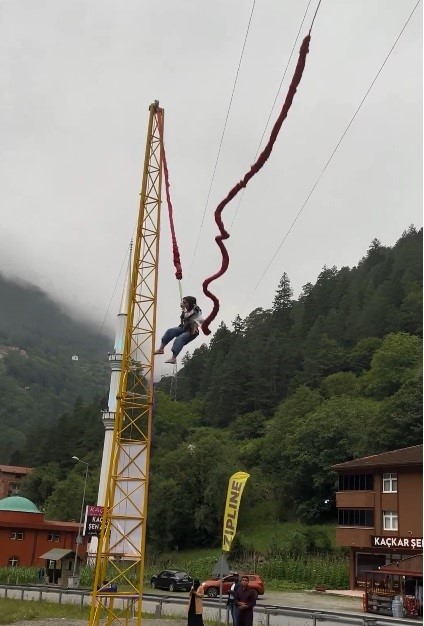 Uzungöl’de insan sapanında yürekleri ağza getiren kaza
