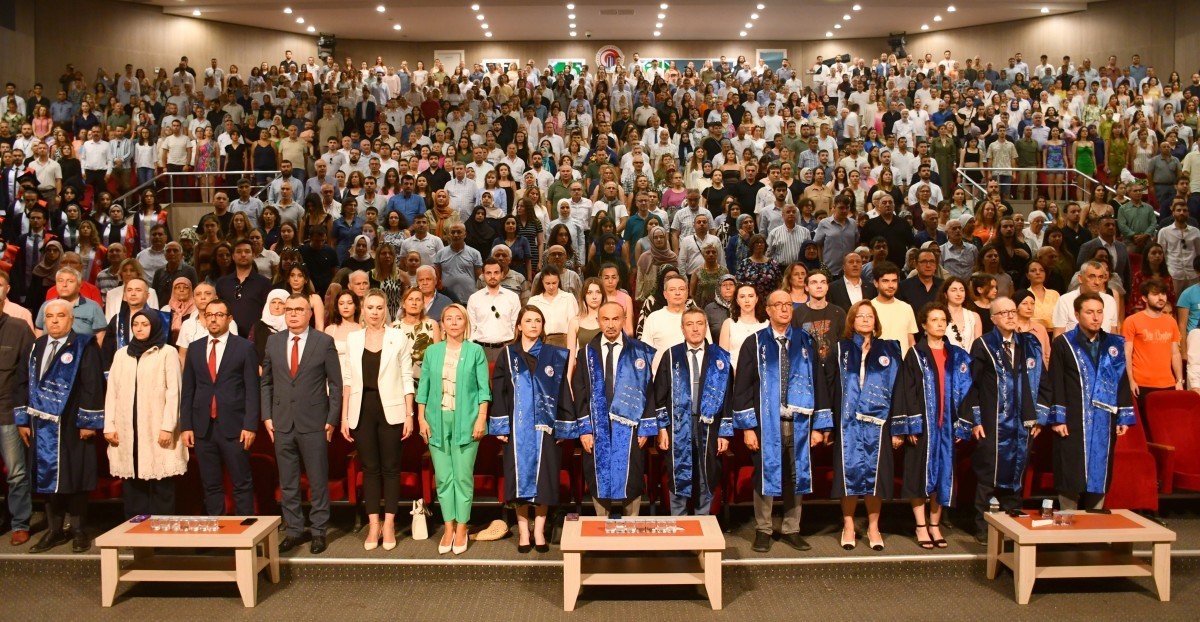 ÇOMÜ Tıp Fakültesi 12. Dönem Mezuniyet Töreni gerçekleştirildi
