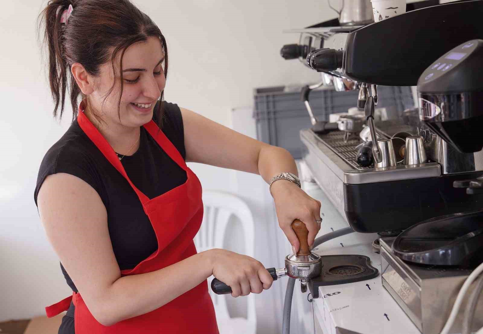 Şişli Belediyesi’nin ’Gezici Kent Kafe’si hizmete girdi
