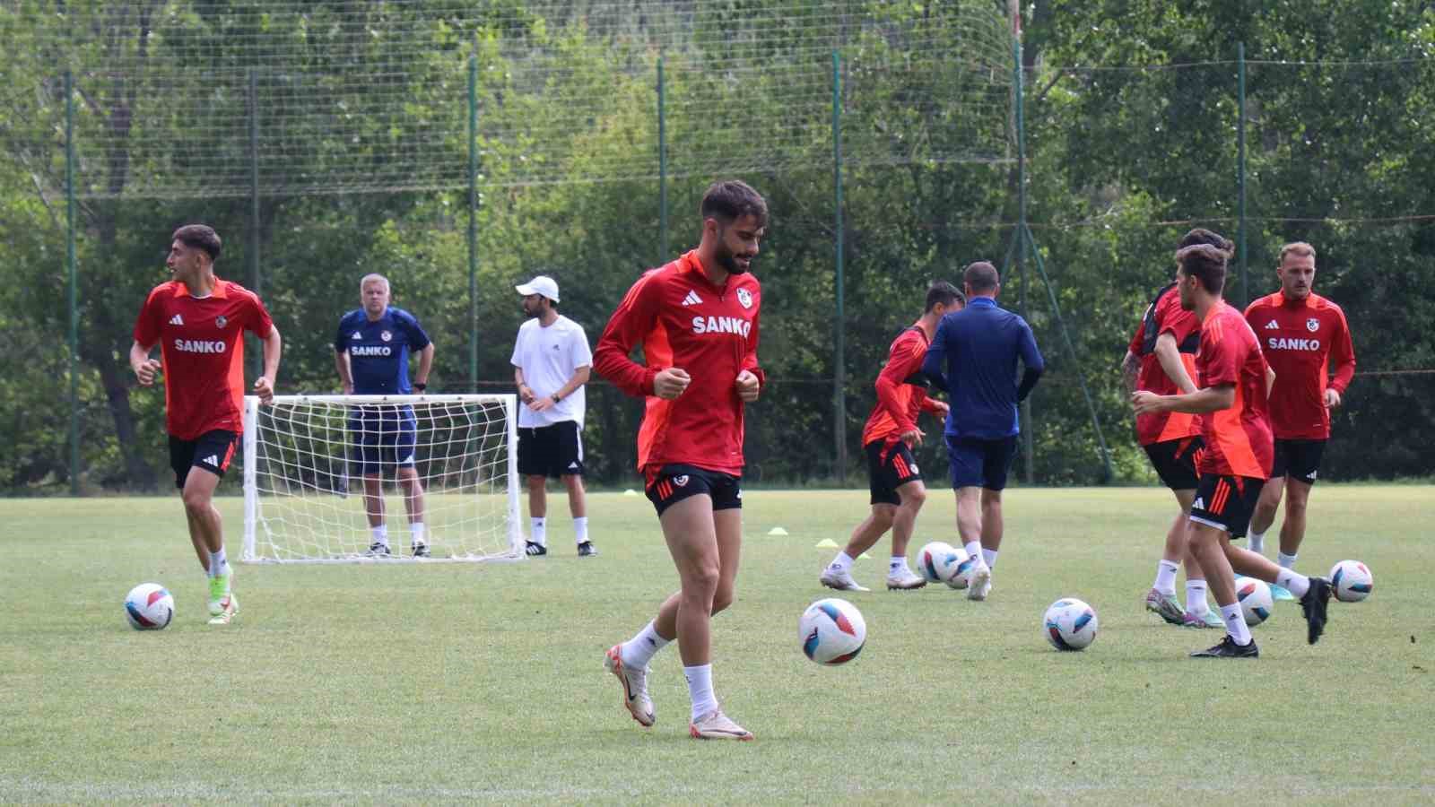 Gaziantep FK, yeni sezon hazırlıklarına Bolu kampında devam etti
