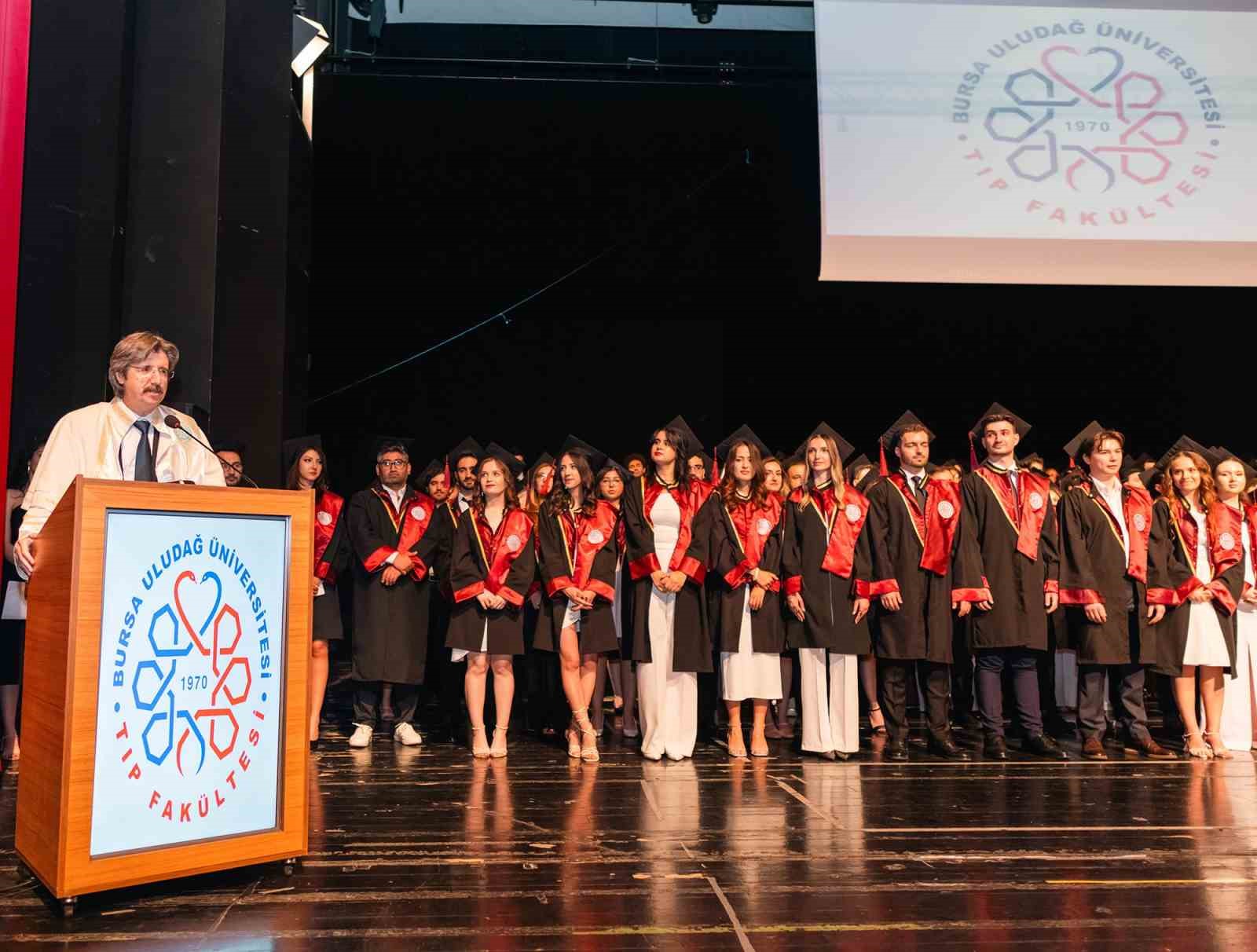 Tıp fakültesi birincisi Mustafkemalpaşa’dan
