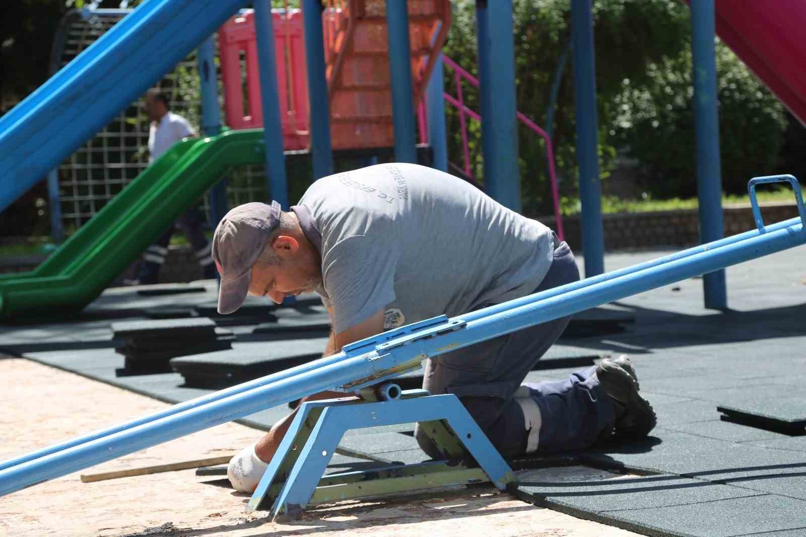 Efeler Belediyesi parklarda bakım ve onarım çalışmalarını sürdürüyor
