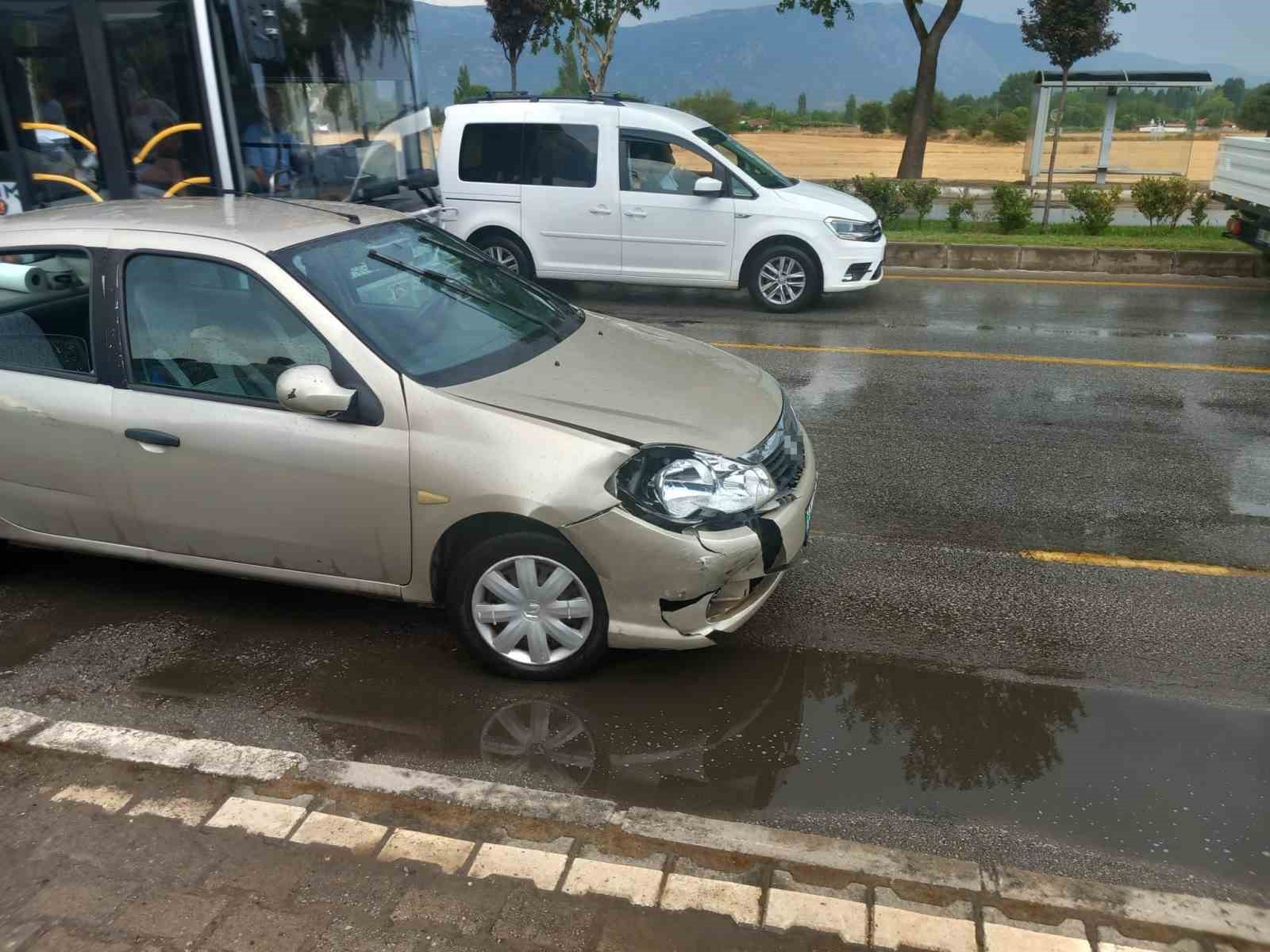 Menteşe’de 6 araçlı zincirleme trafik kazası
