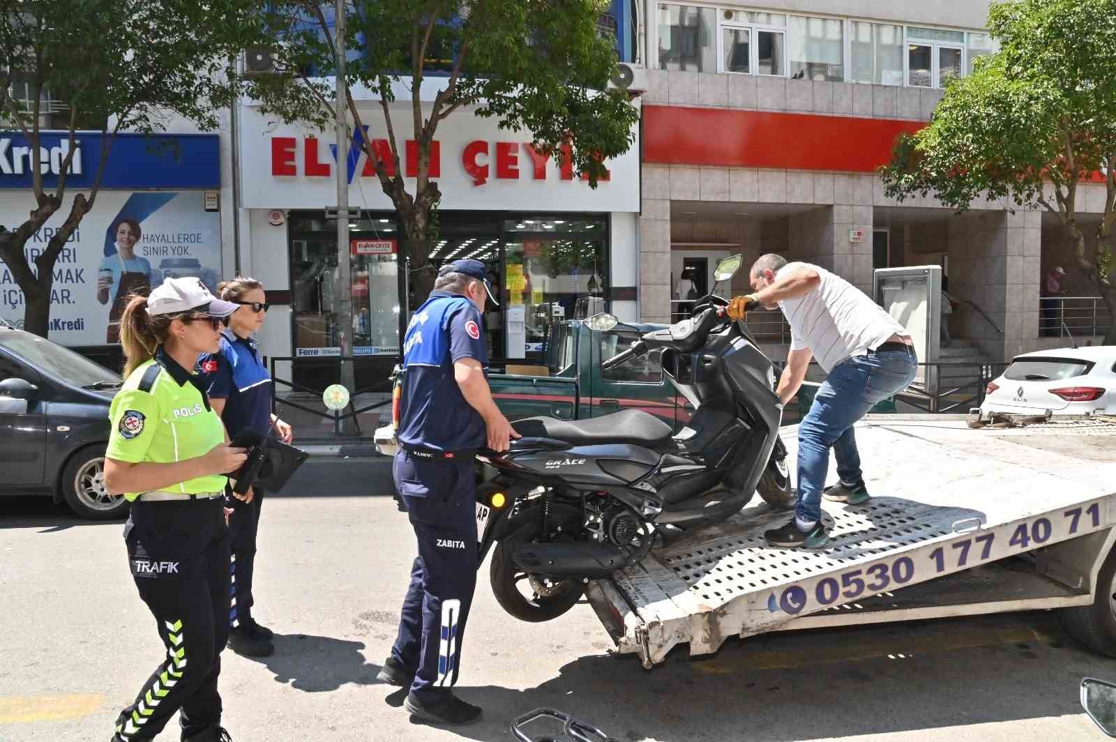 Kaldırımlardaki motosiklet işgallerine sıkı denetim
