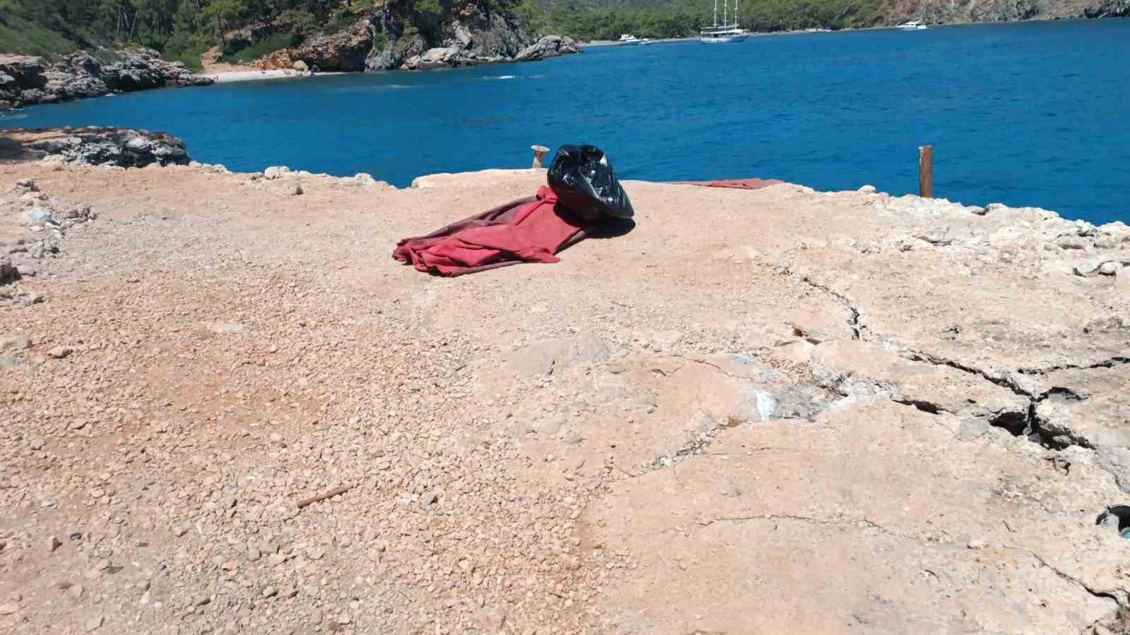 Kemer’in koyları temizlendi
