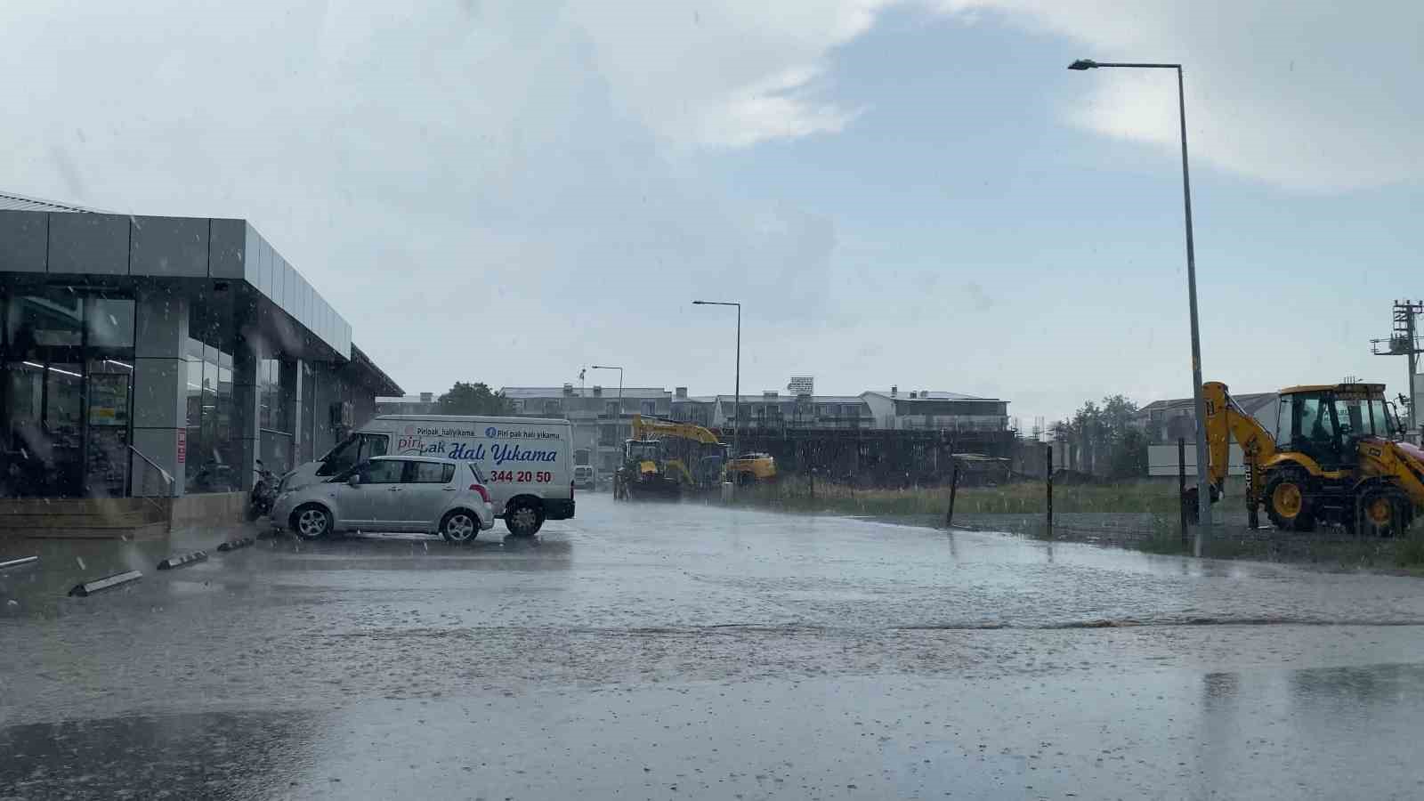 Nemin bunalttığı Kocaeli’de sağanak etkili oldu
