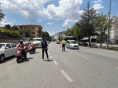 Polisin trafik denetiminde kusurlu 47 sürücü ve araca işlem yapıldı
