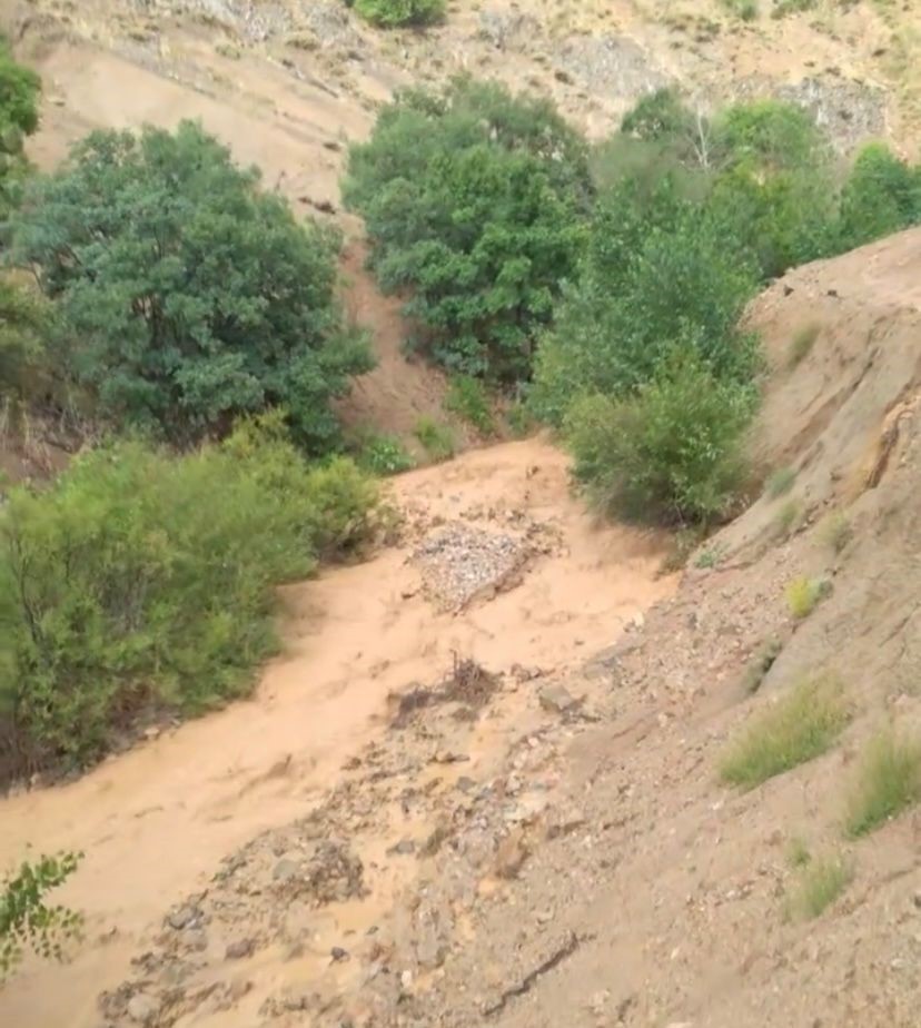 Elazığ’da sağanak yağış etkili oldu: Dereler taştı
