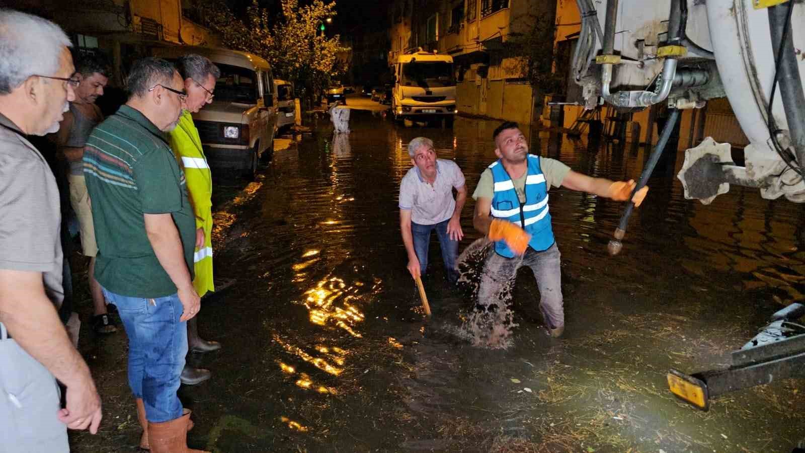 Başkan Tetik, su baskını olan mahallelerde incelemelerde bulundu
