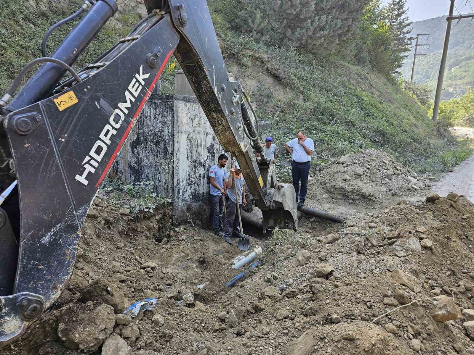 18 ile 24 saatleri arası bahçe sulamayın uyarısı
