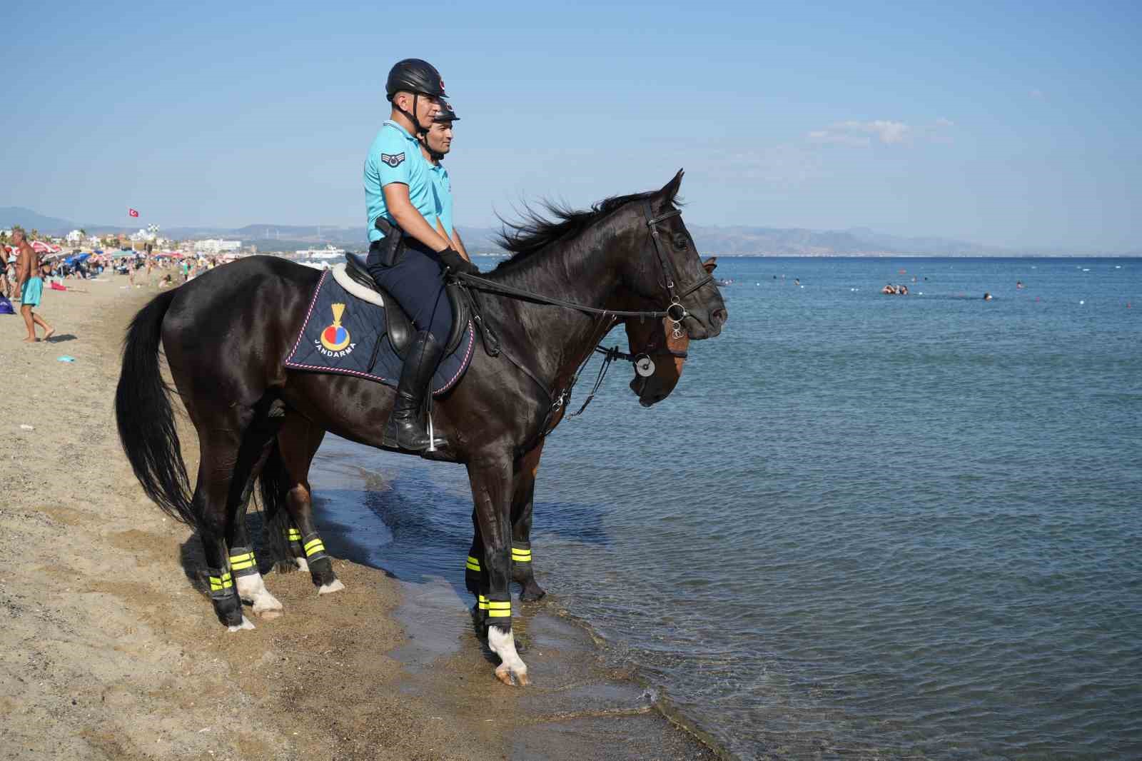 Atlı jandarmalar, plajların güvenliğini sağlayacak
