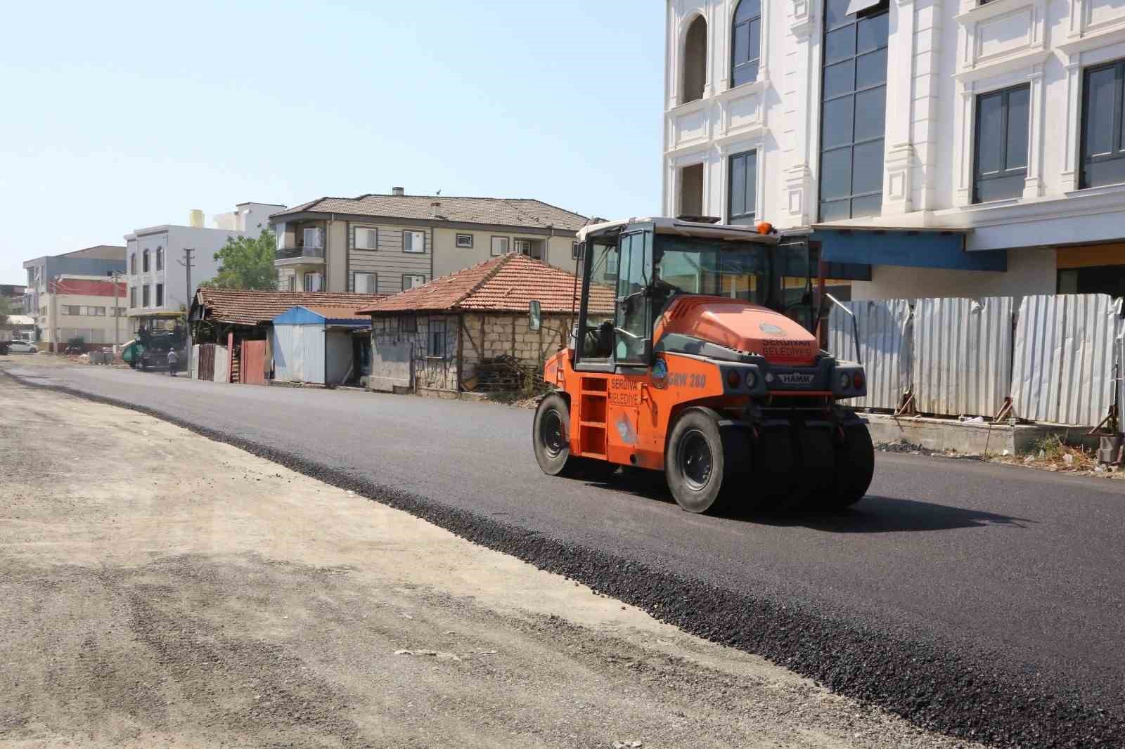 Serdivan’da sokaklar bir bir yenileniyor
