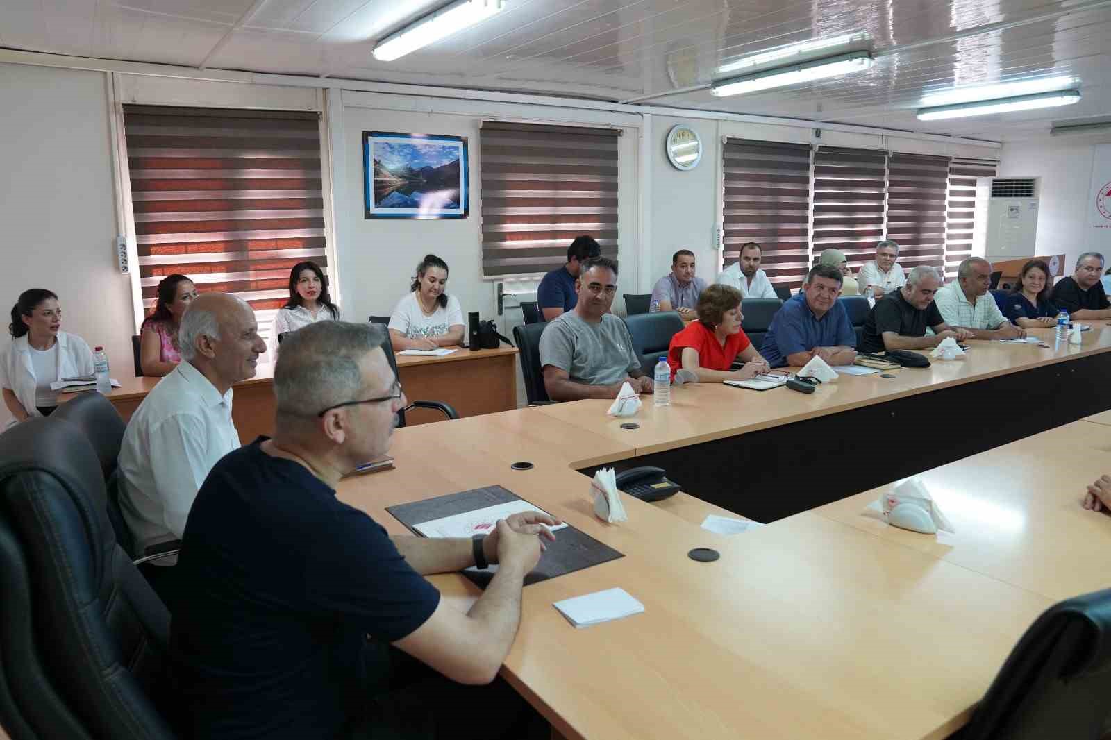 Adana Tarım ve Orman İl Müdürlüğü, zirai mücadele değerlendirme toplantısı gerçekleştirdi
