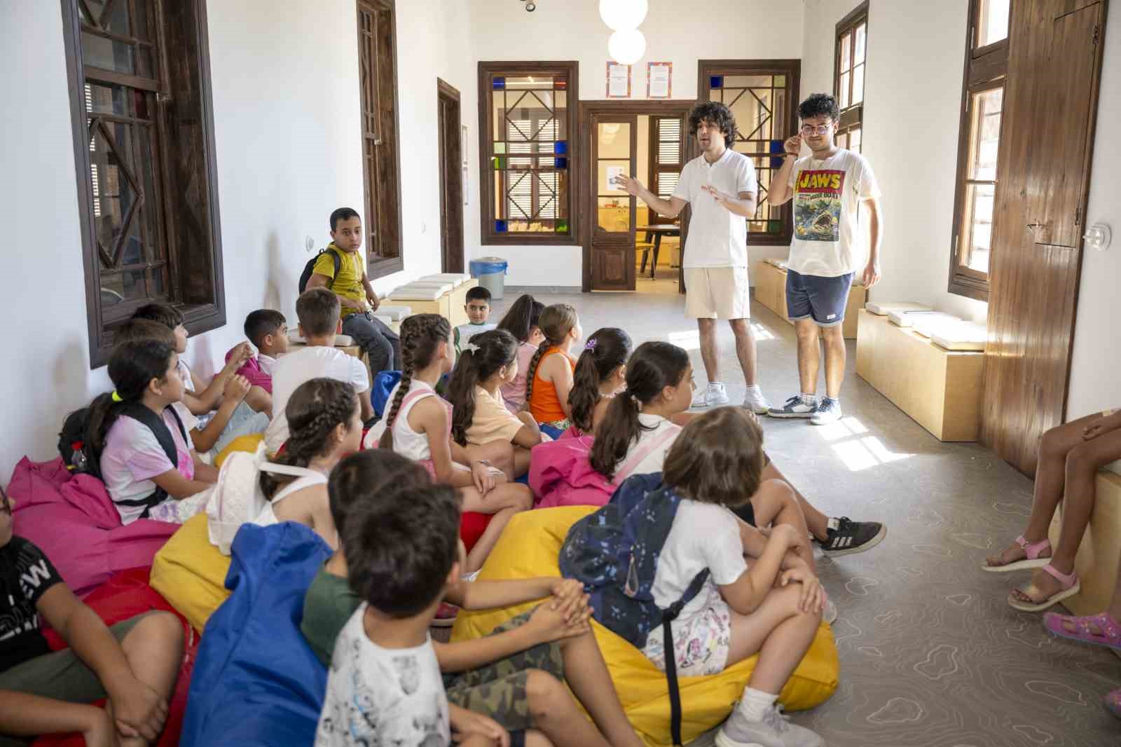 Mersinli öğrenciler STEM laboratuvarında çalışma yaptı
