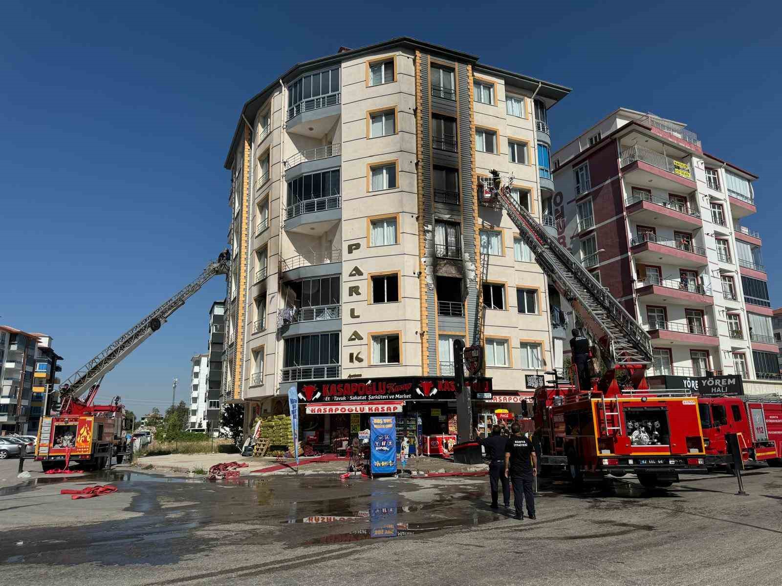 Apartmanda çıkan yangında 6 kişi hastanelik oldu
