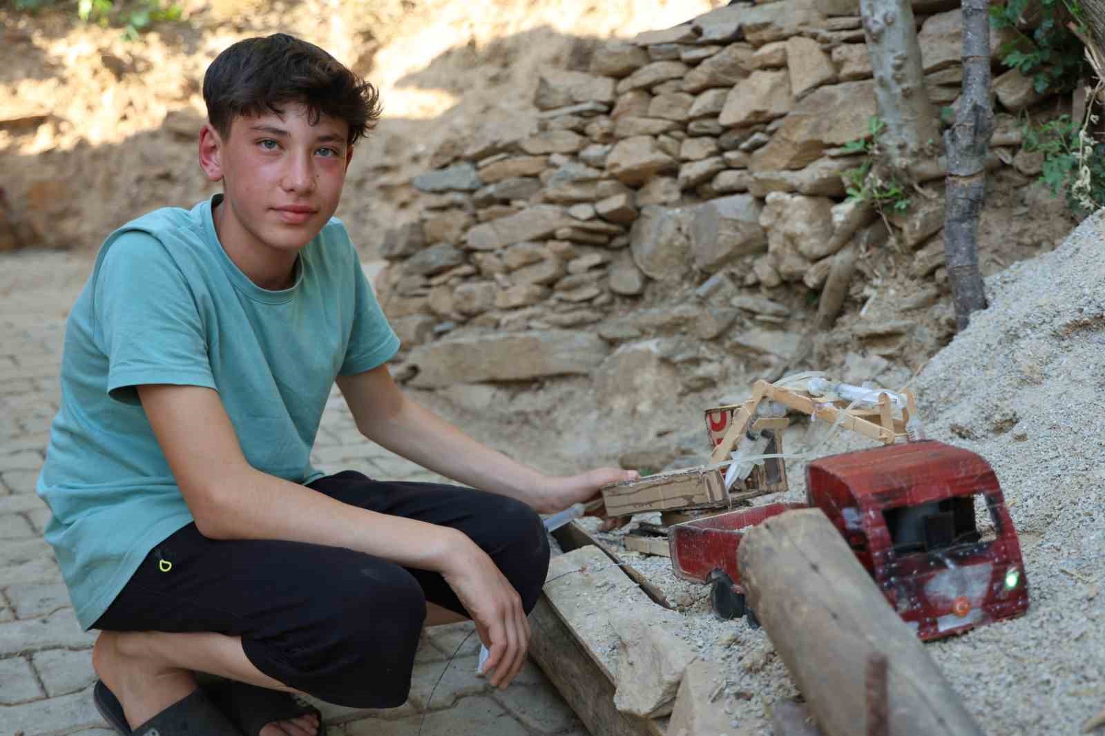 İmkansızlıklar altında hayallerinden vazgeçmeyen Olcay’ın yetenekleri görenleri şaşırtıyor
