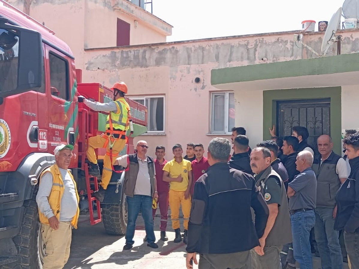 Orman çalışanlarına yüksekte güvenli çalışma eğitimi verildi
