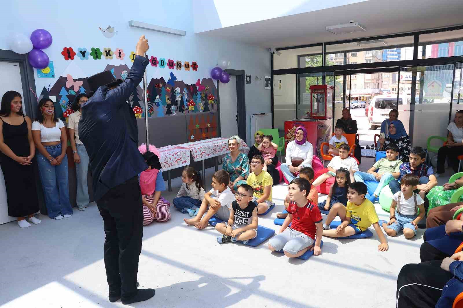 ’Engelsiz çocuklara’ doğum günü sürprizi
