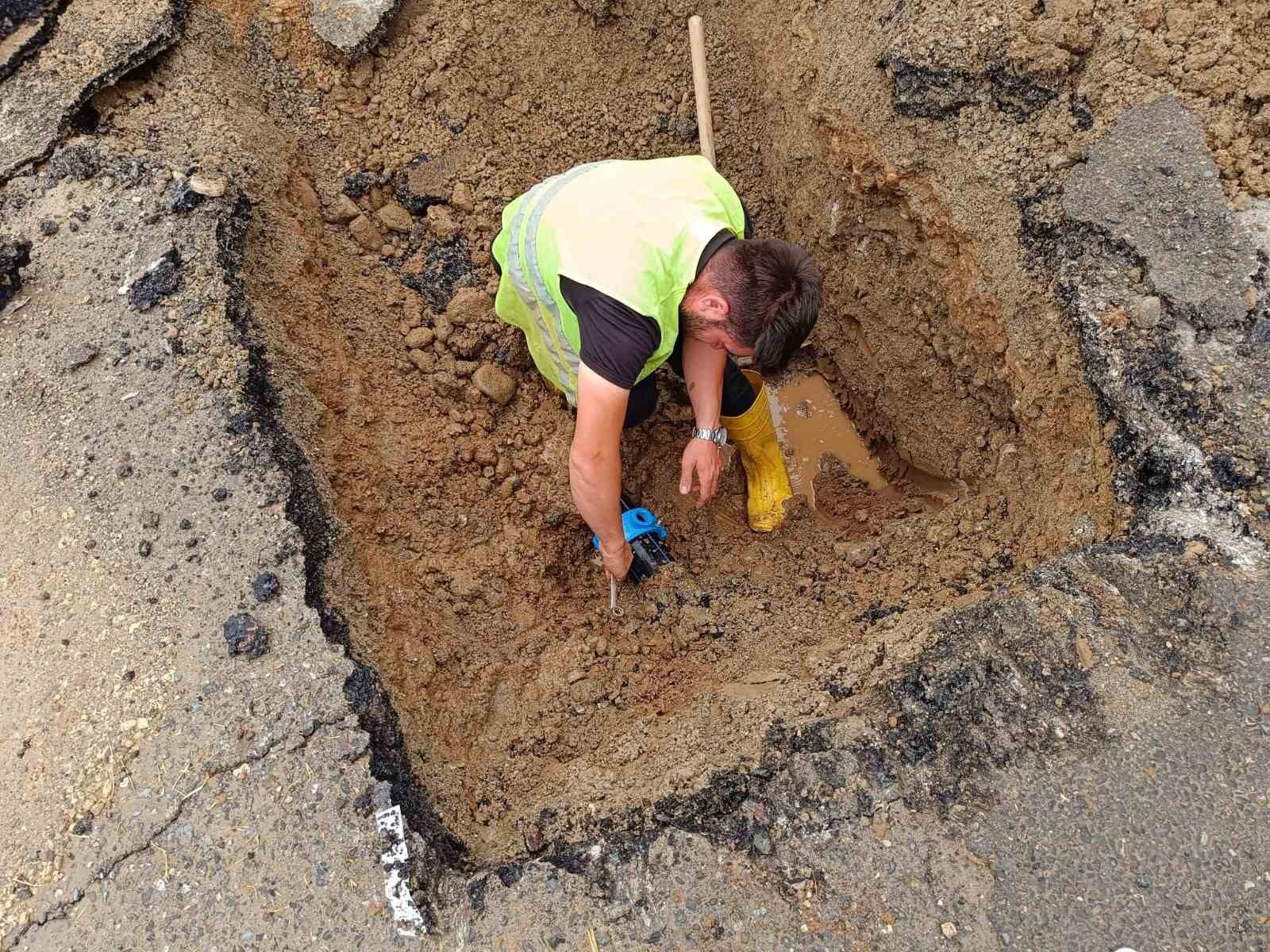 Siirt Belediyesi altyapı sorunlarını gidermeye devam ediyor
