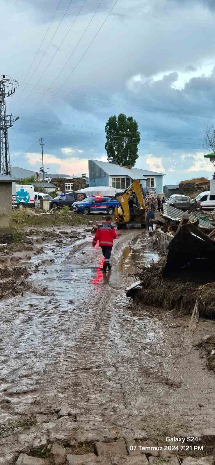 Devlet tüm kurumlarıyla sahada
