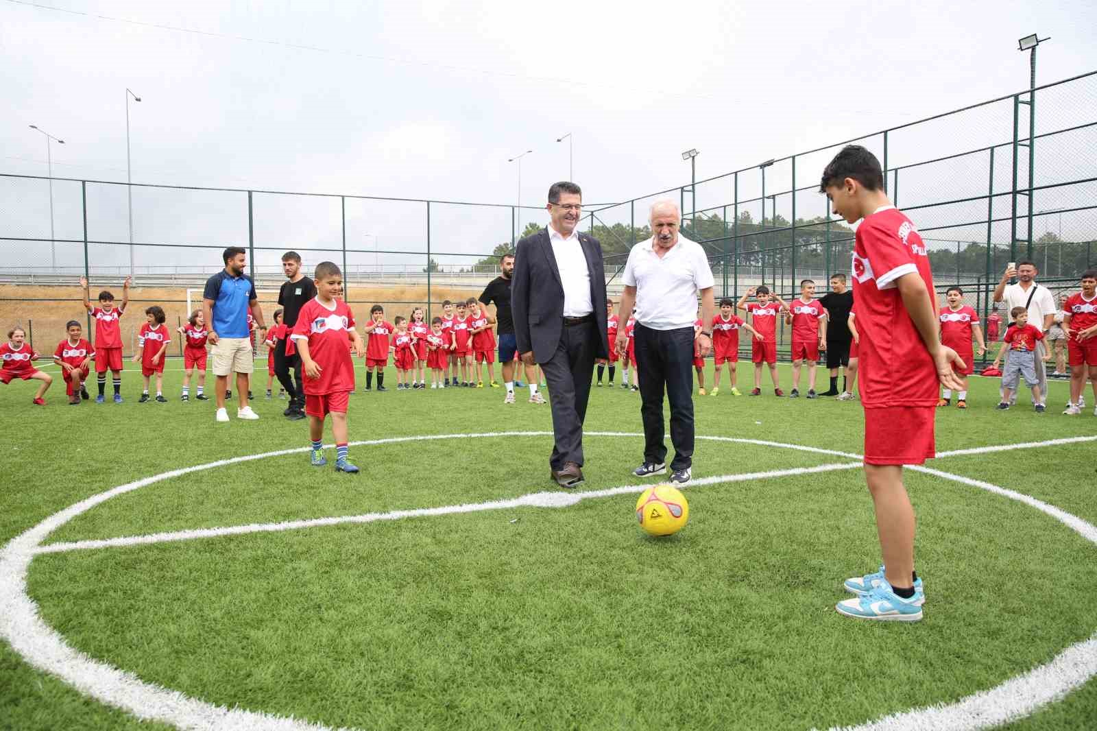 Çekmeköy’de yaz spor okullarına görkemli açılış
