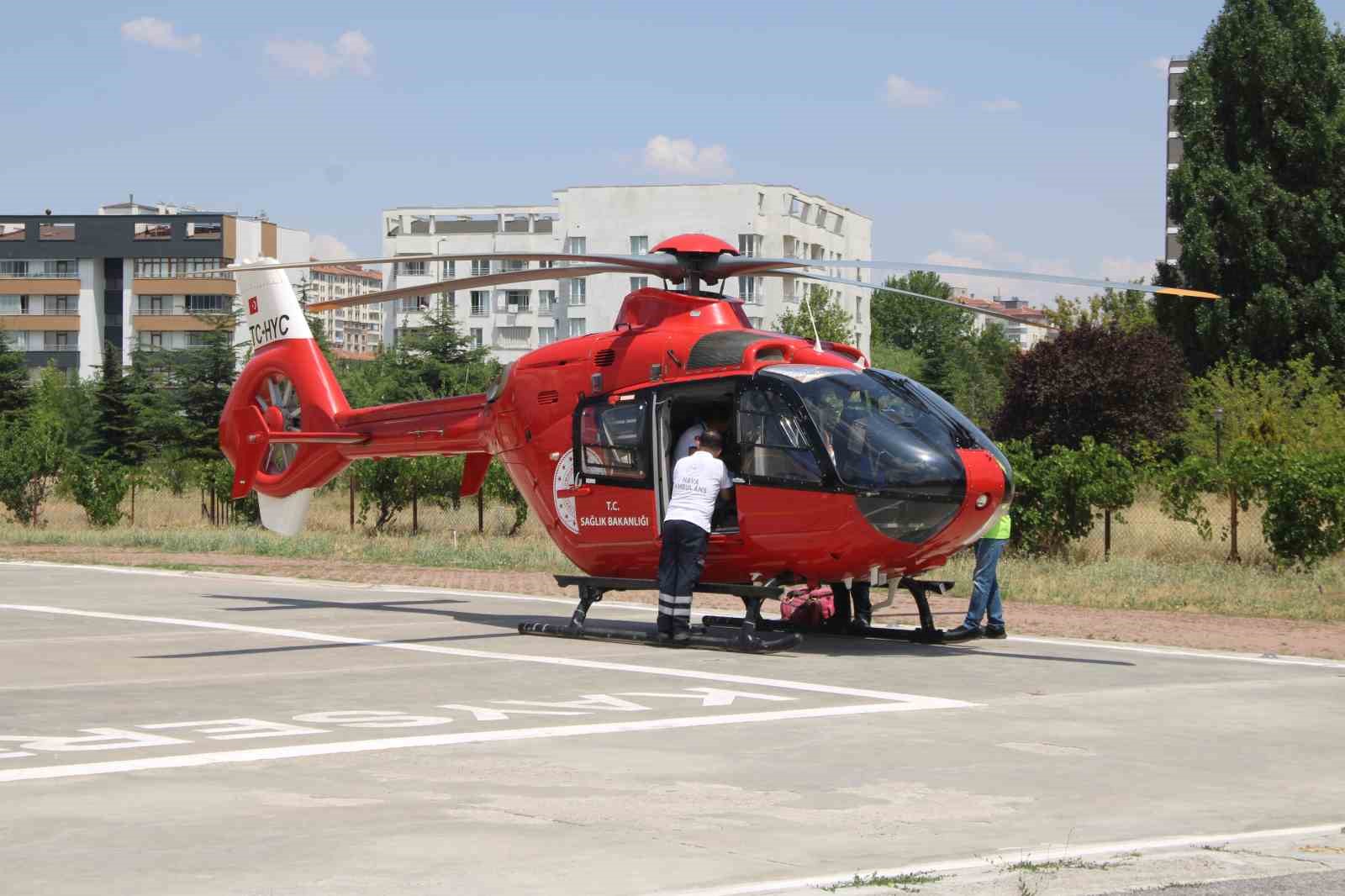 Helikopter ambulanslar Ferah bebeğin gözü için havalandı
