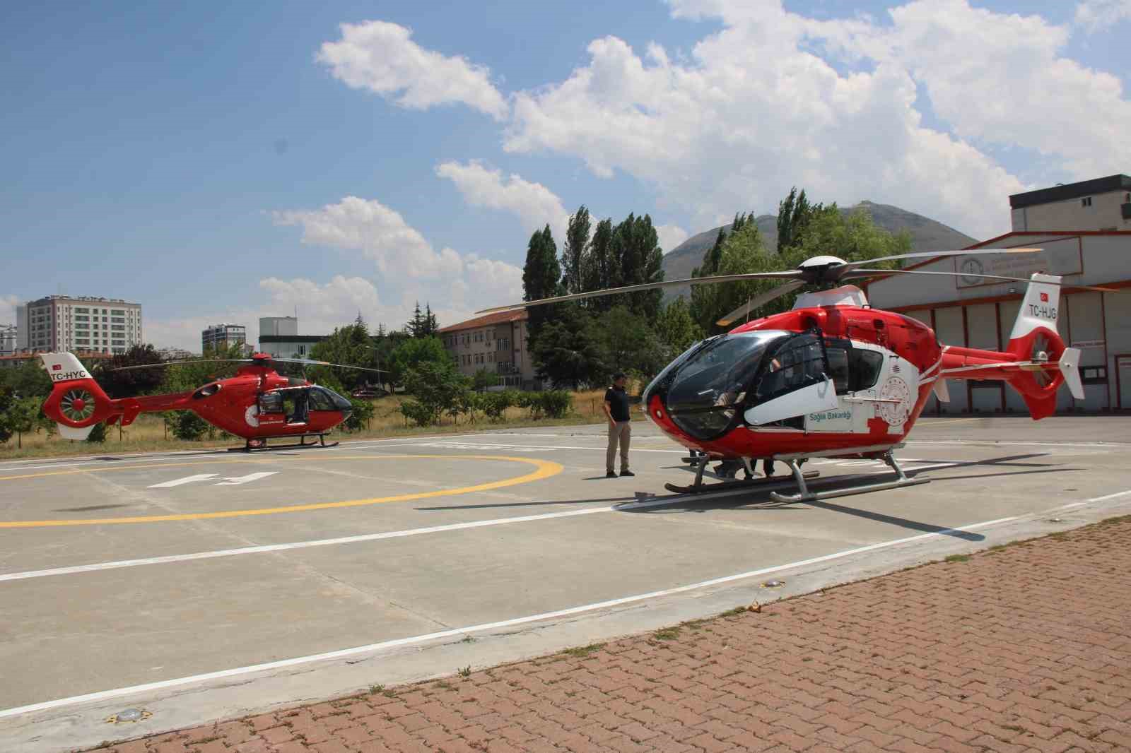 Helikopter ambulanslar Ferah bebeğin gözü için havalandı
