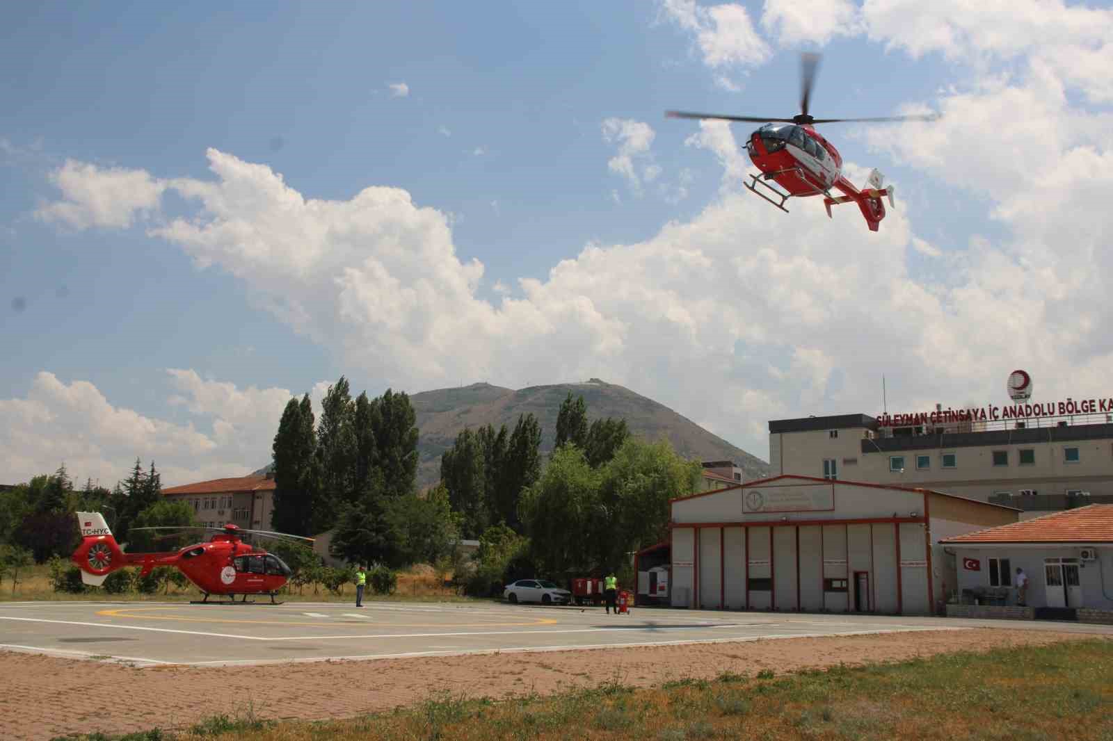 Helikopter ambulanslar Ferah bebeğin gözü için havalandı
