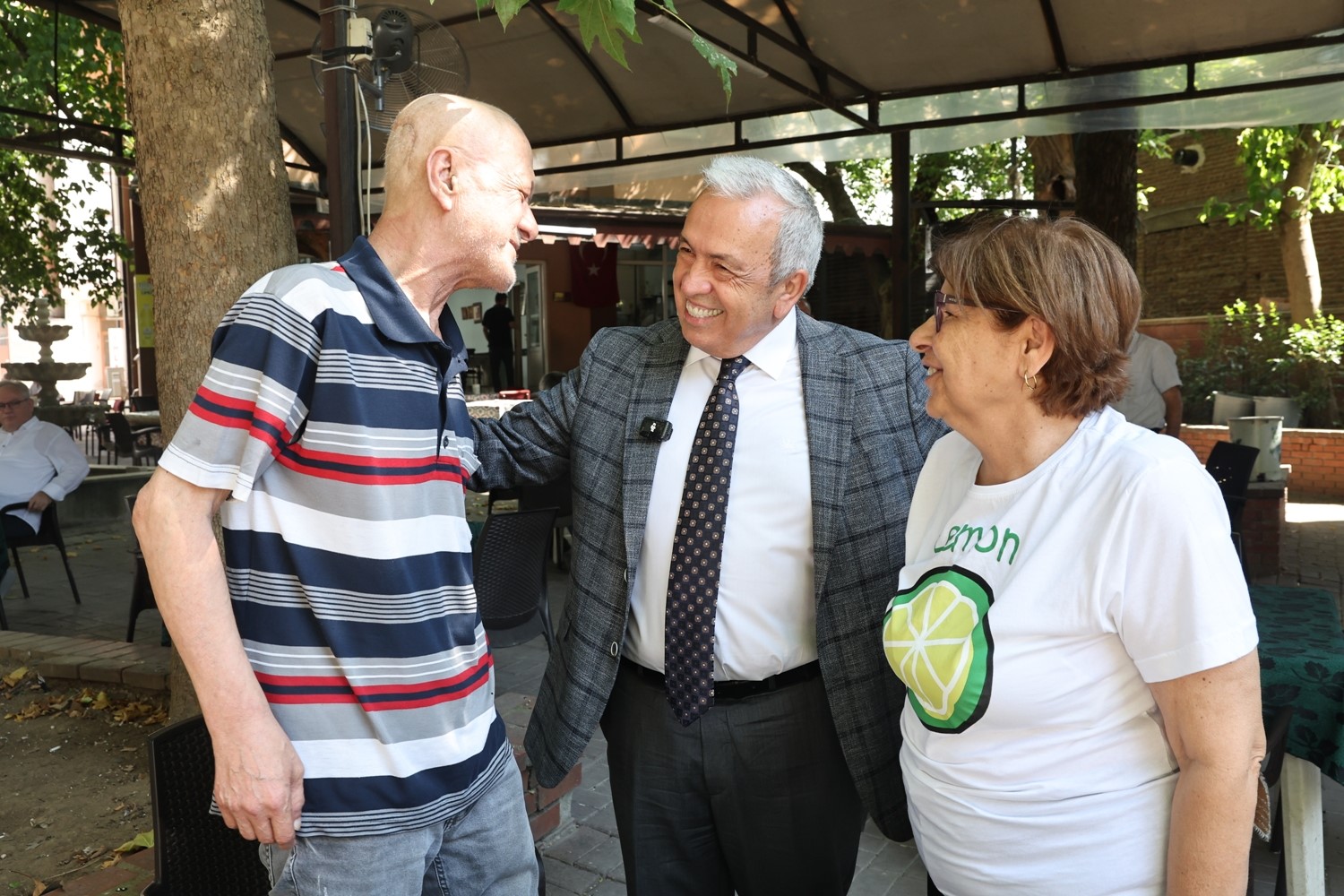 Başkan Şadi Özdemir Demirci’de mahalle halkını dinledi
