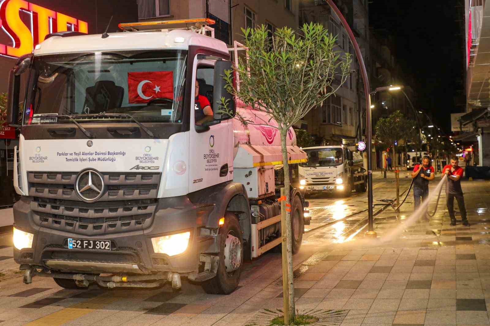 Ordu’da caddeler temizleniyor
