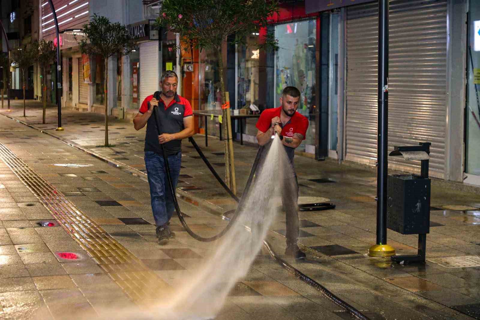 Ordu’da caddeler temizleniyor
