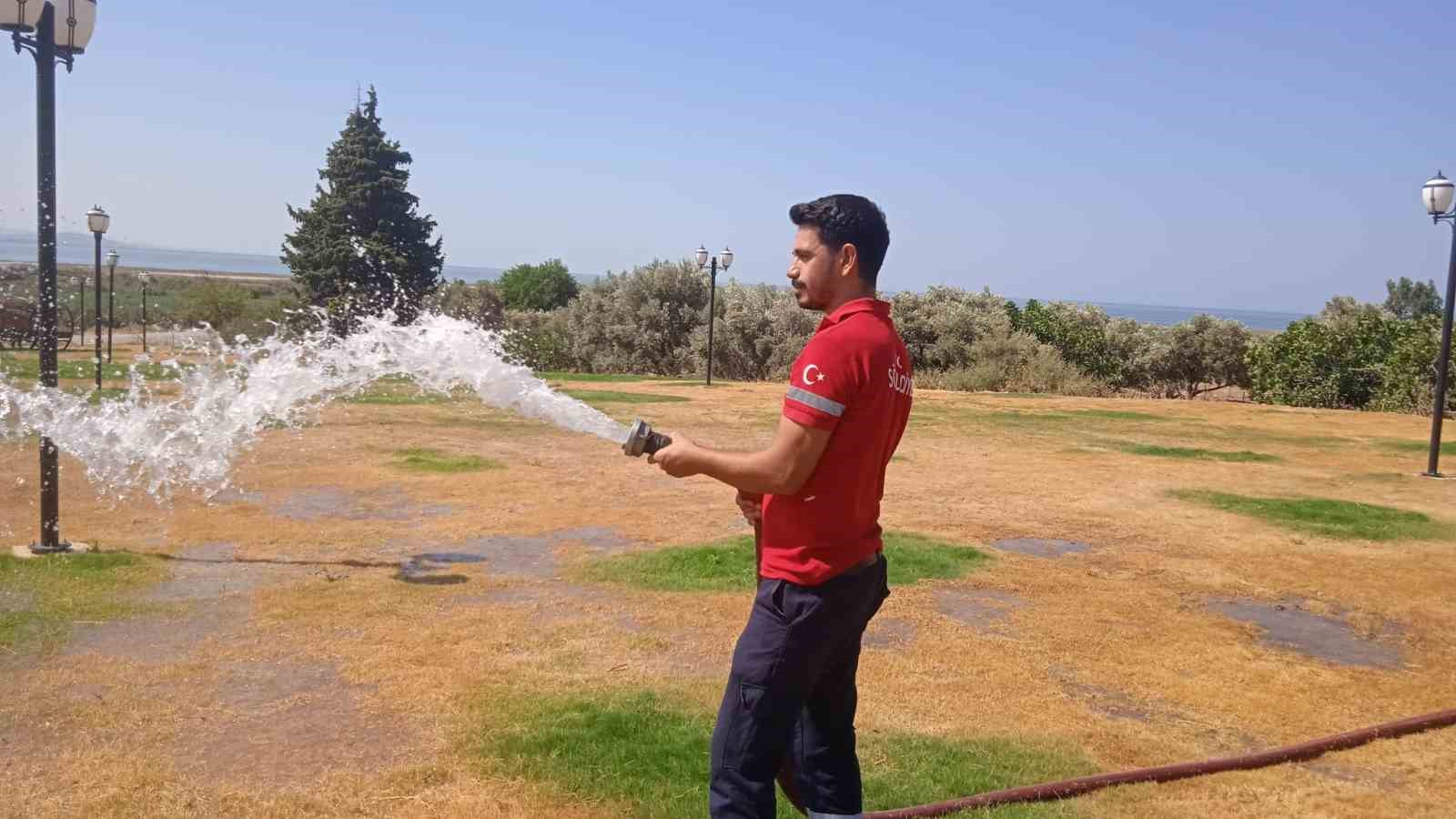 Söke Belediyesi’nden Park ve Bahçelerde yoğun çalışma
