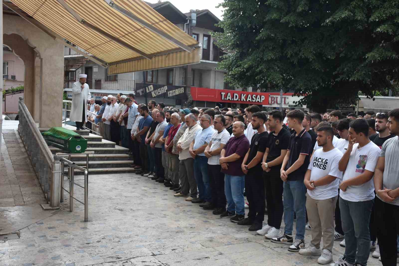 18 yaşında öldürülen gencin cenazesinde müftüden ibretlik sözler
