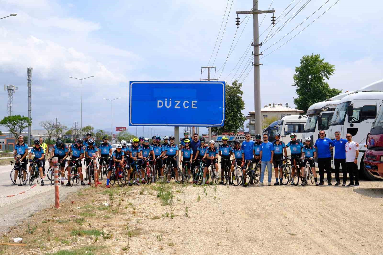 Arnavutköy’den yola çıkan bisikletçiler Bolu’ya ulaştı
