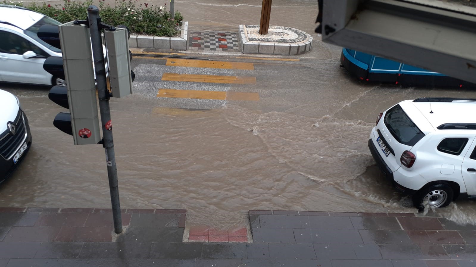 Bozüyük’te metrekareye 23 litre yağış düştü
