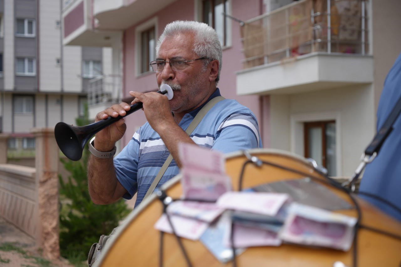 “Yoldaşım” dediği zurnasına yarım asırdır nefes oluyor
