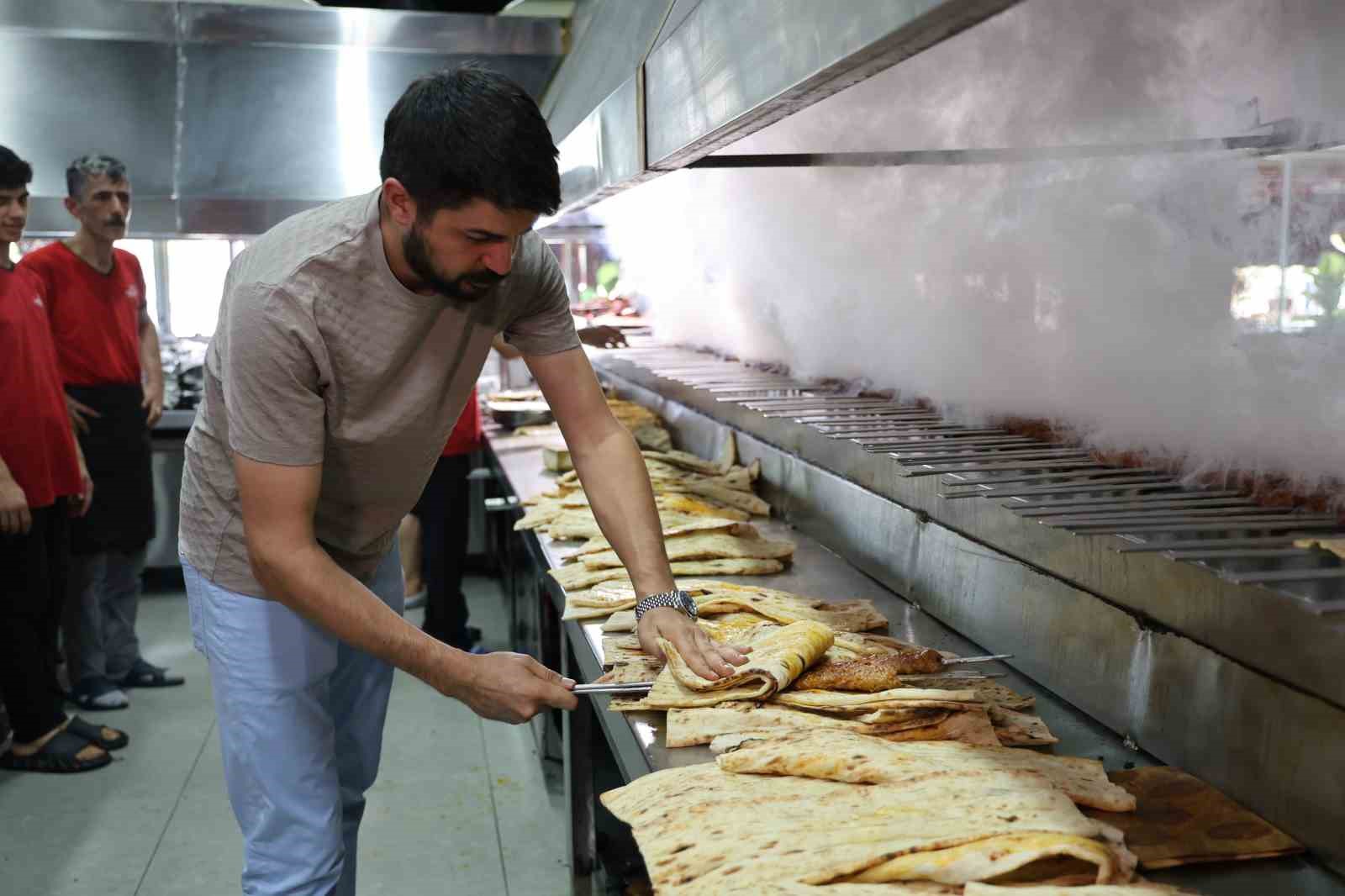 ’Dünya Kebap Günü’nde kebap izdihamı
