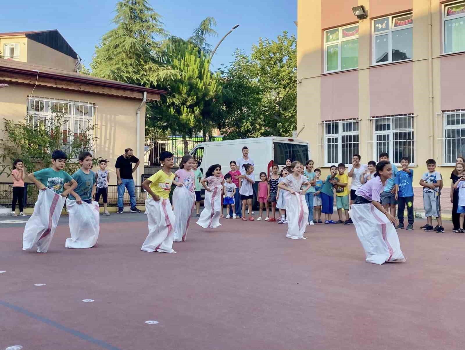 Körfez’de çocuk şenlikleri başladı
