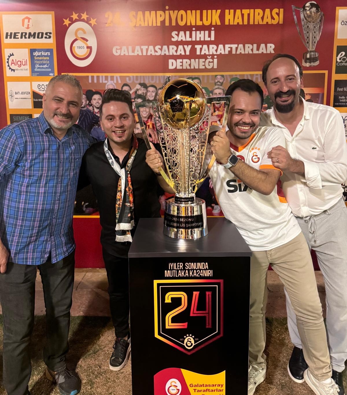 Galatasaray’ın 24. şampiyonluk kupası, Salihli’de taraftarlarla buluştu
